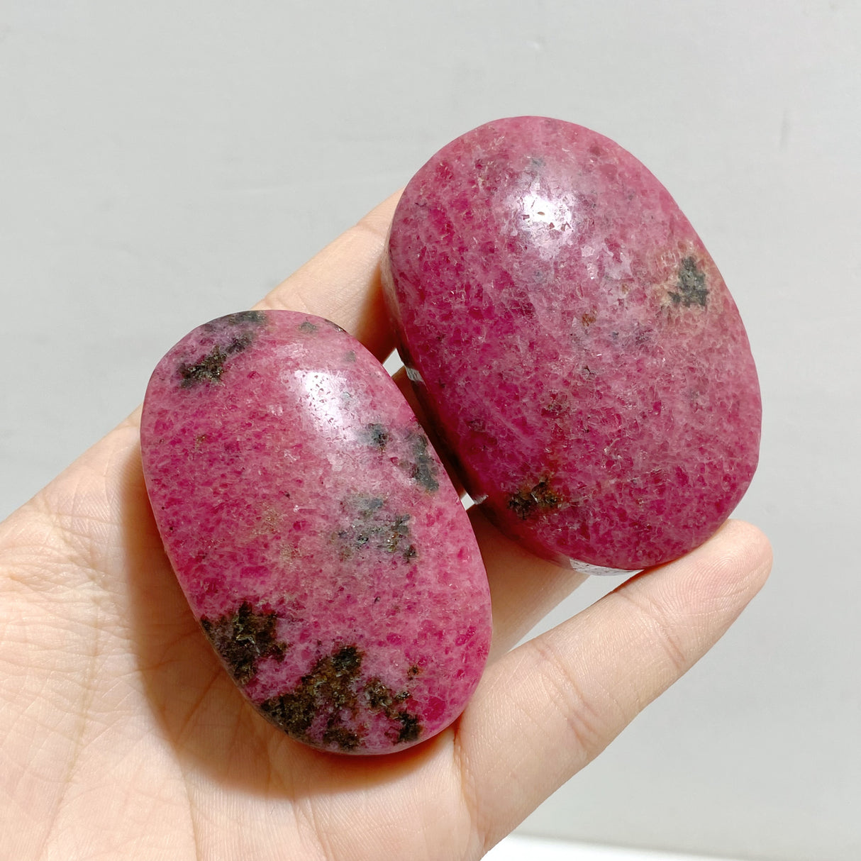 High Quality Rhodonite Palm Stone Wholesale