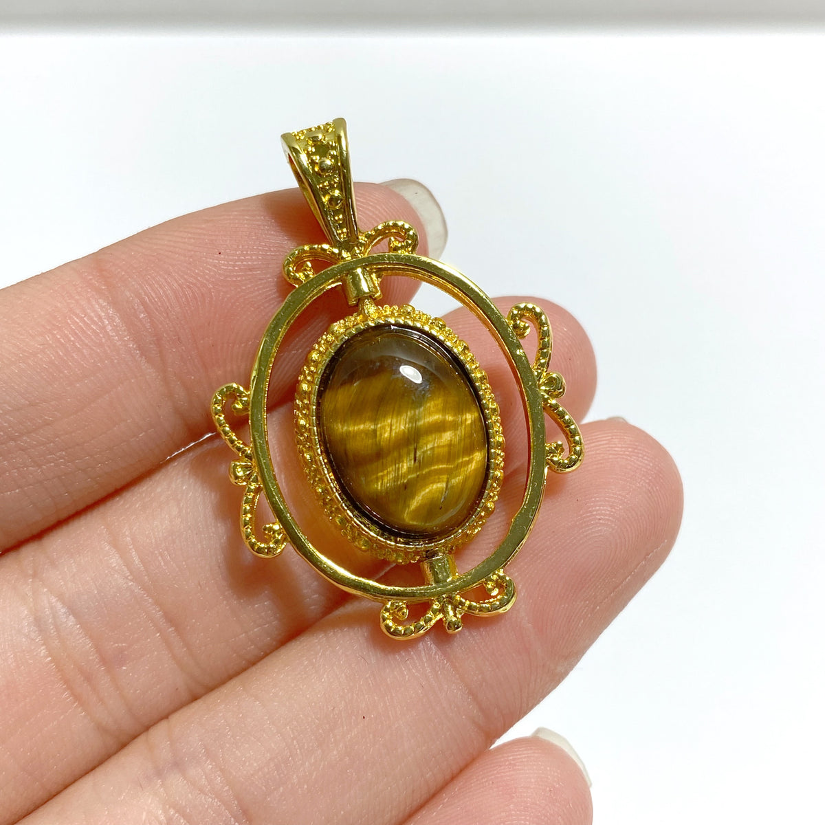8 Types Rotatable Crystal Pendants Wholesale