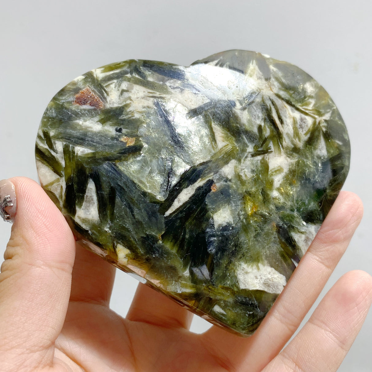 12 Pieces Green Mica Mixed Quartz Heart