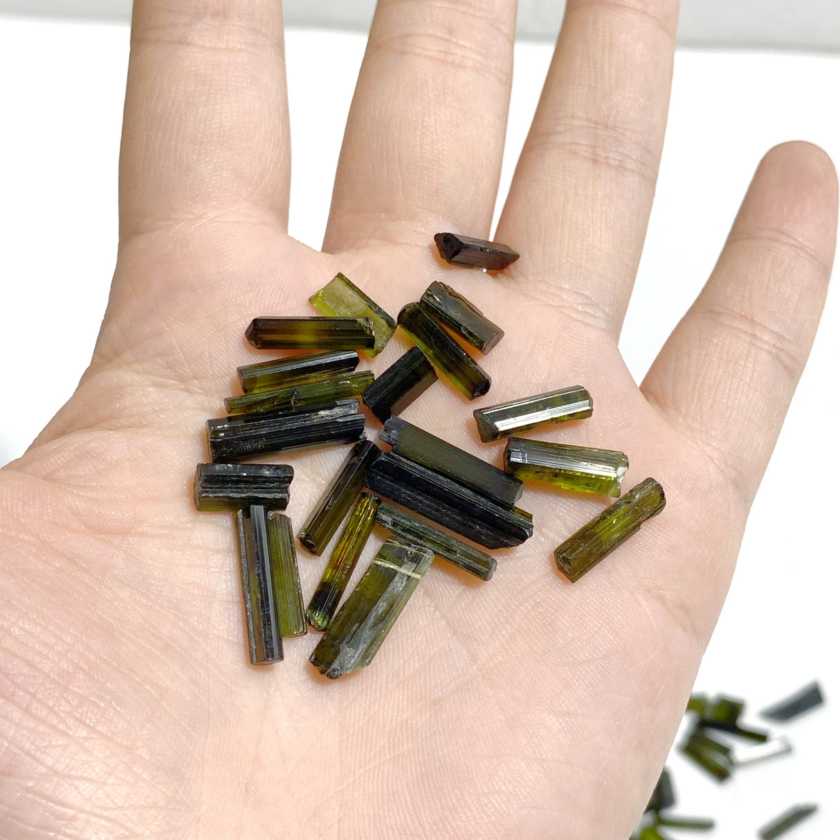 235 Pieces Gem Grade Rough Green Tourmaline for Making Jewelry