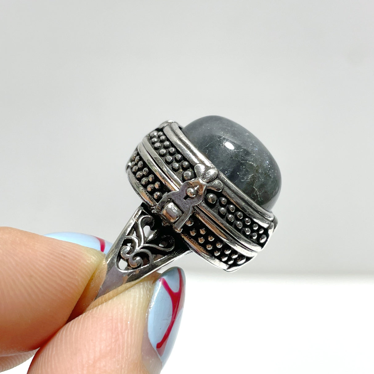 Labradorite Rings With Compartment Wholesale