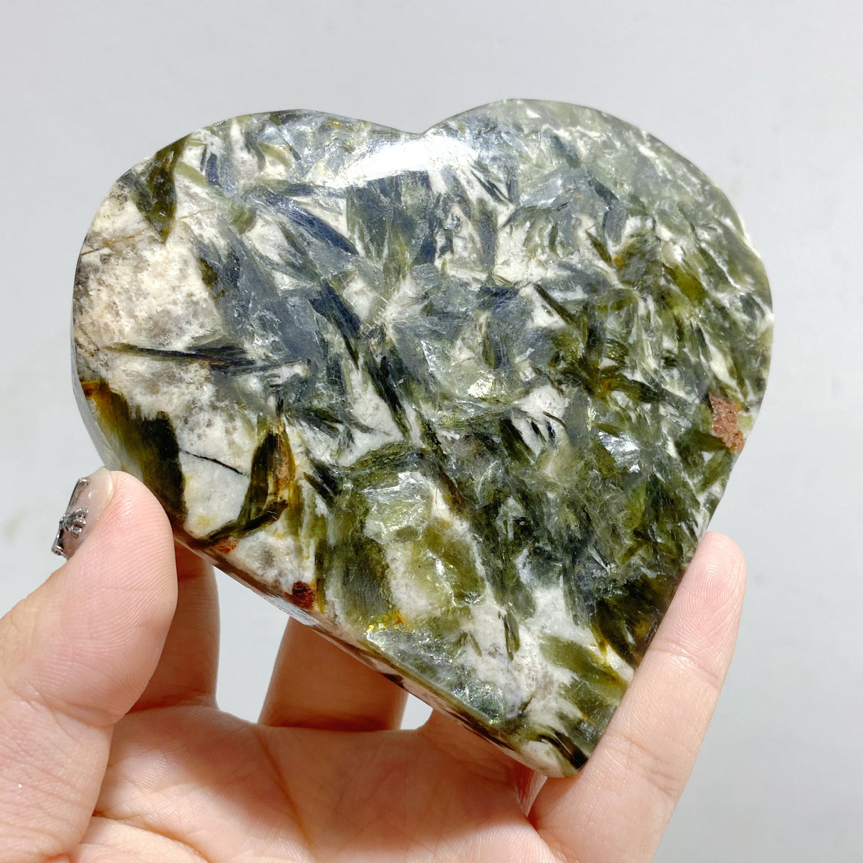12 Pieces Green Mica Mixed Quartz Heart