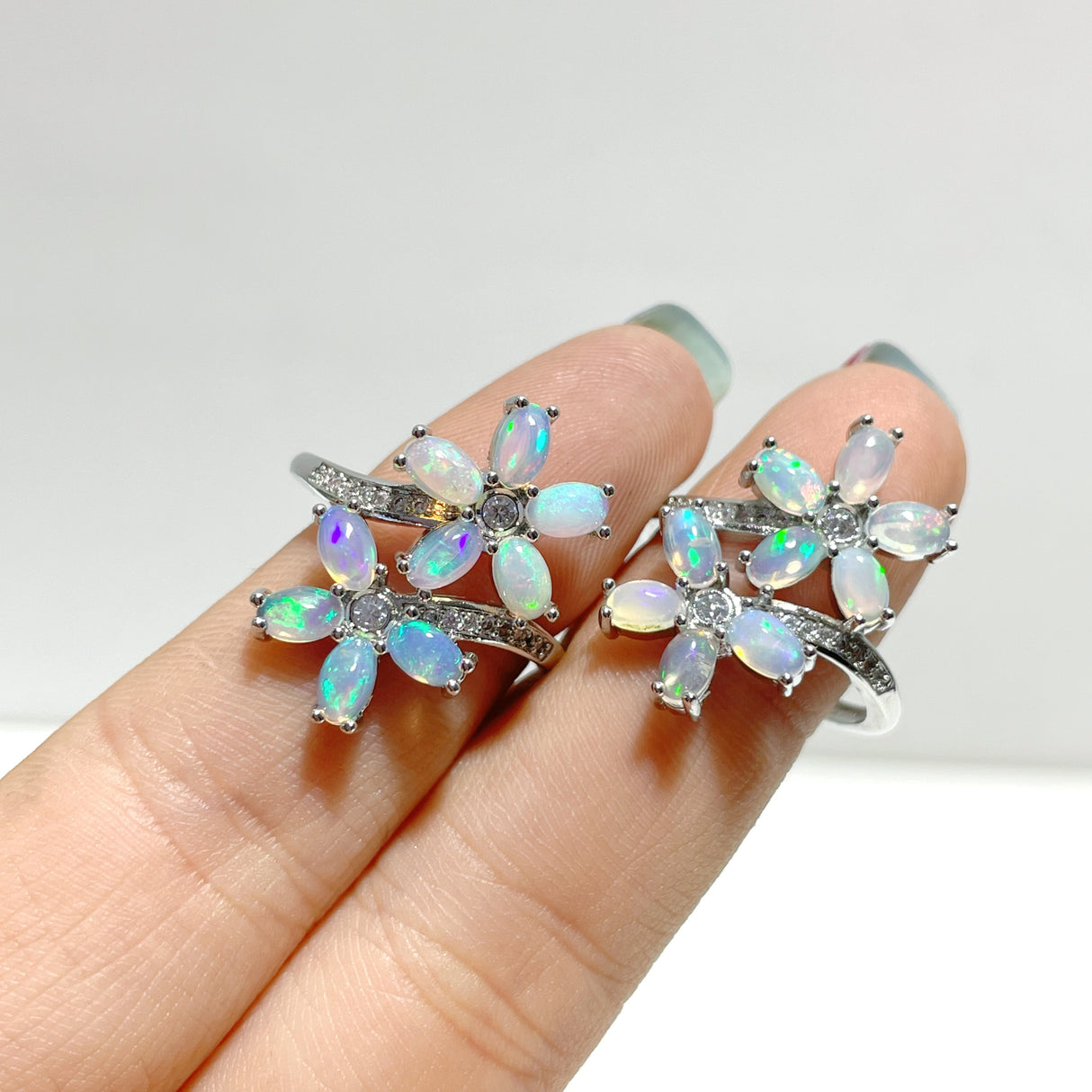 Beautiful Natural Opal Rings Flower Shape Wholesale