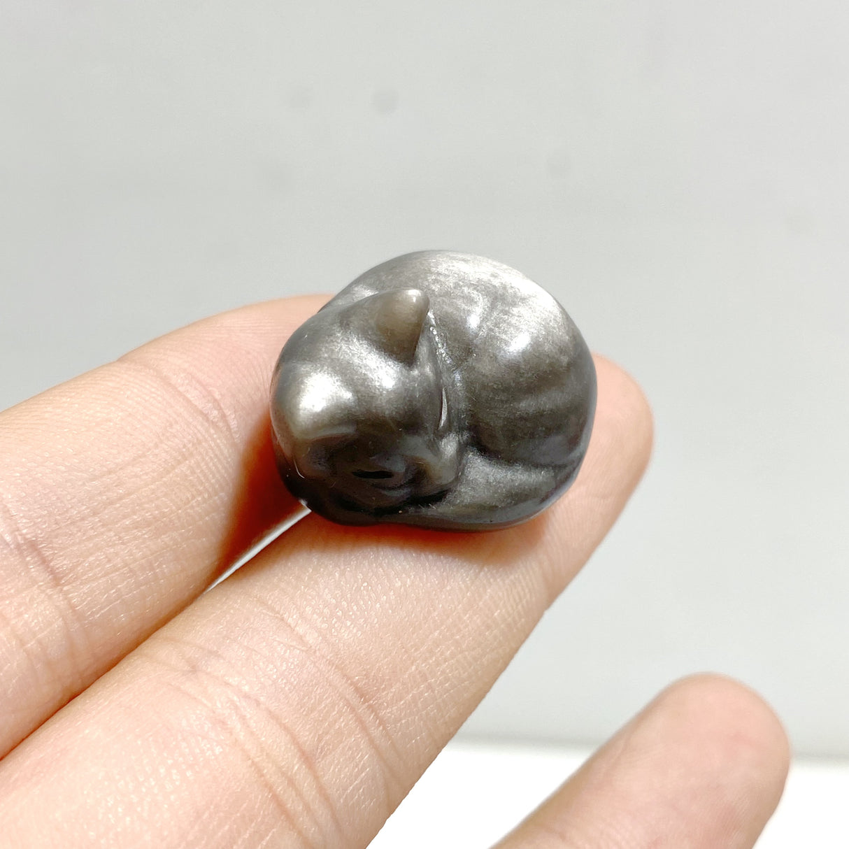 2.4cm Small Silver Sheen Obsidian Sleeping Cat Carving Wholesale