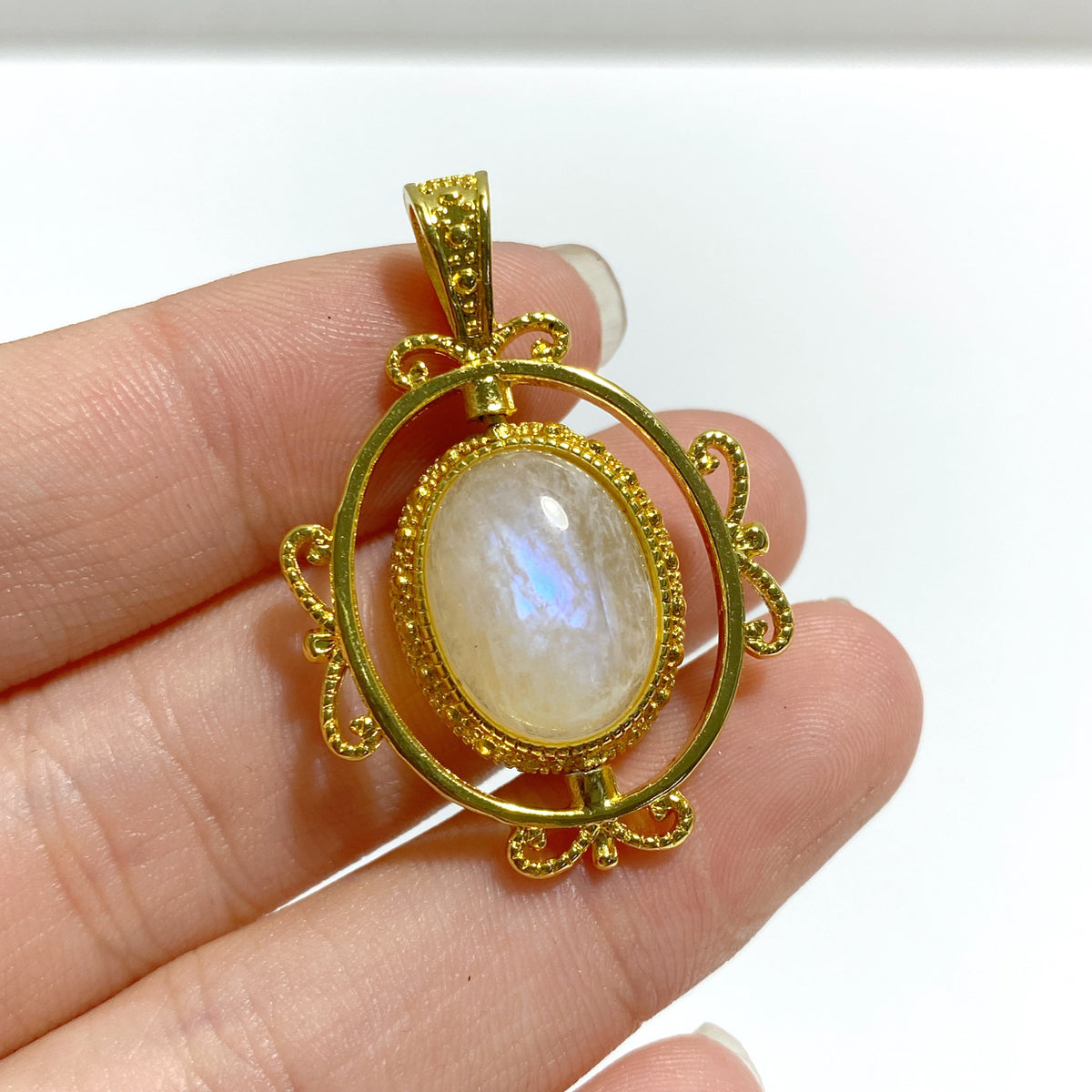 8 Types Rotatable Crystal Pendants Wholesale