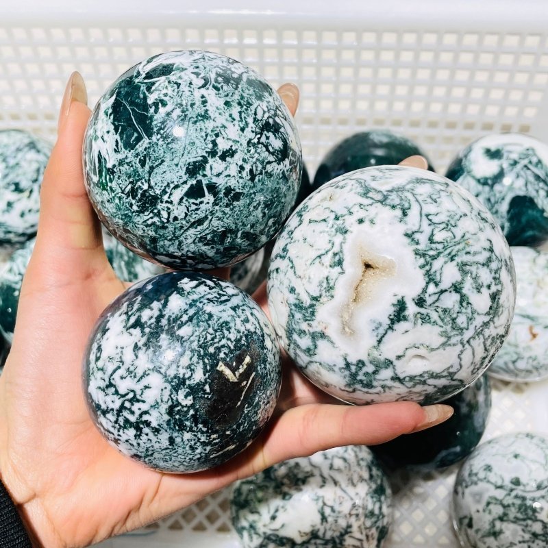 18 Pieces Moss Agate Spheres Clearance - Wholesale Crystals