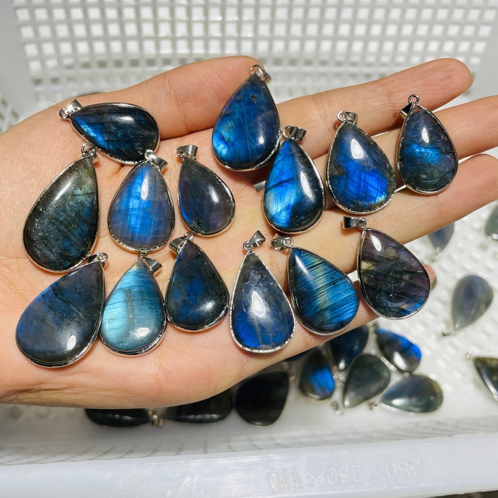 62 Pieces High Quality Labradorite Pendant Charm -Wholesale Crystals