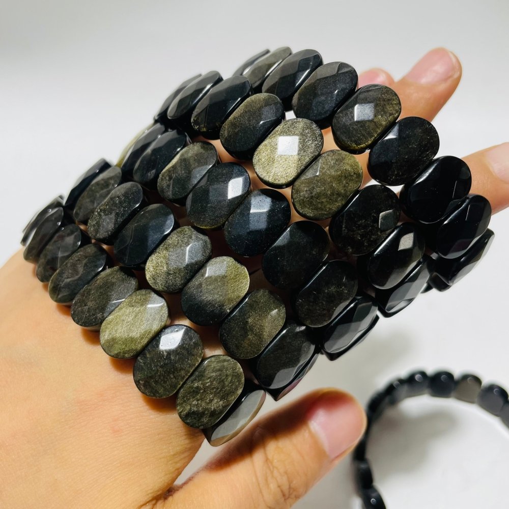 Wearing a Black Obsidian Bracelet for Wealth & Blessings | LoveToKnow