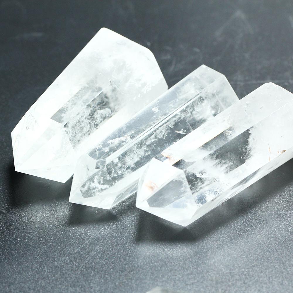 https://crystalswholesaleusa.com/cdn/shop/products/clear-quartz-white-crystal-point-tower-250978.jpg?v=1653293934